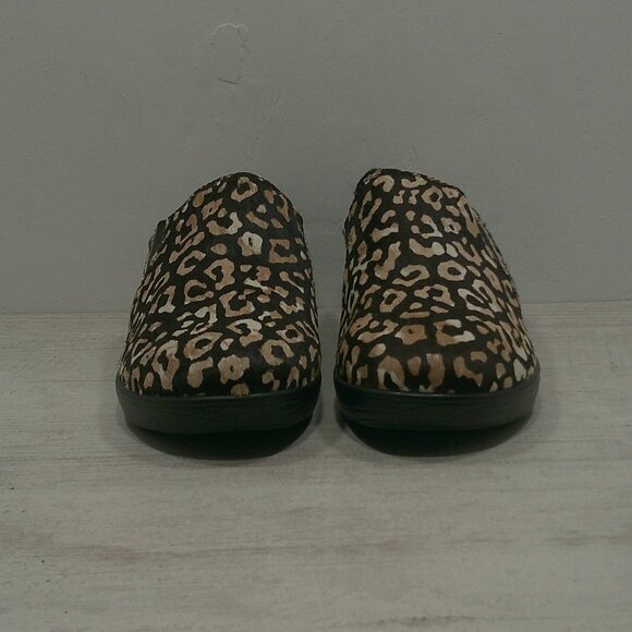 Sereniti Luxe Tundra Calf Hair Comfort Slip Resistant Clog | Mule Size 6 - Picture 6 of 14